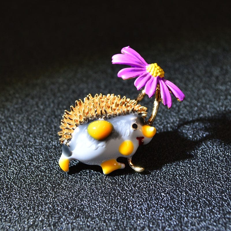 Hedgehog & Daisy Brooch - Floral Fawna