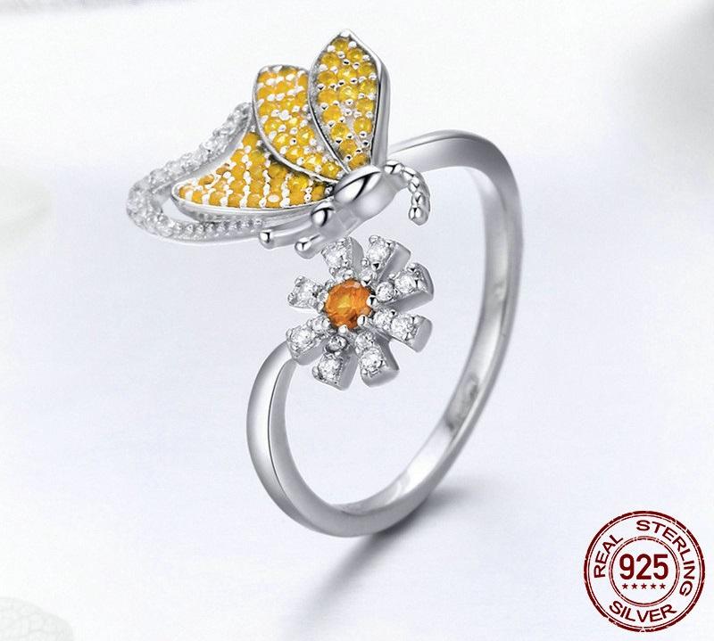 Butterfly & Daisy Sterling Silver Ring - Floral Fawna