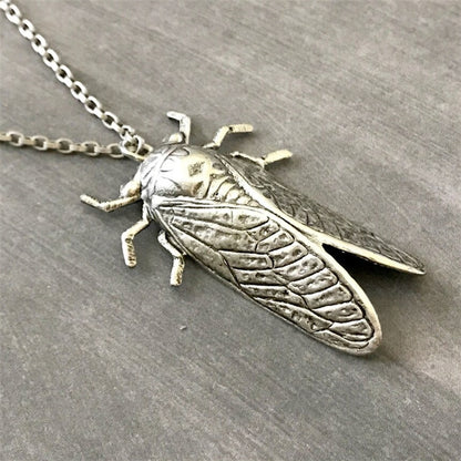 Vintage Style Cicada Necklace - Floral Fawna