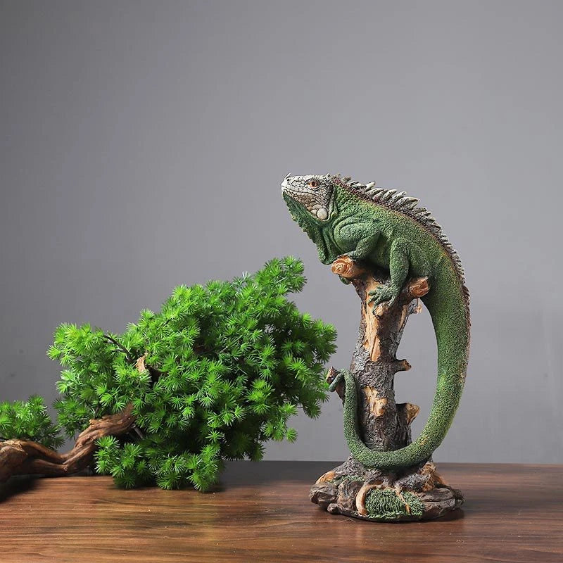 Realistic Iguana Sculpture - Floral Fawna