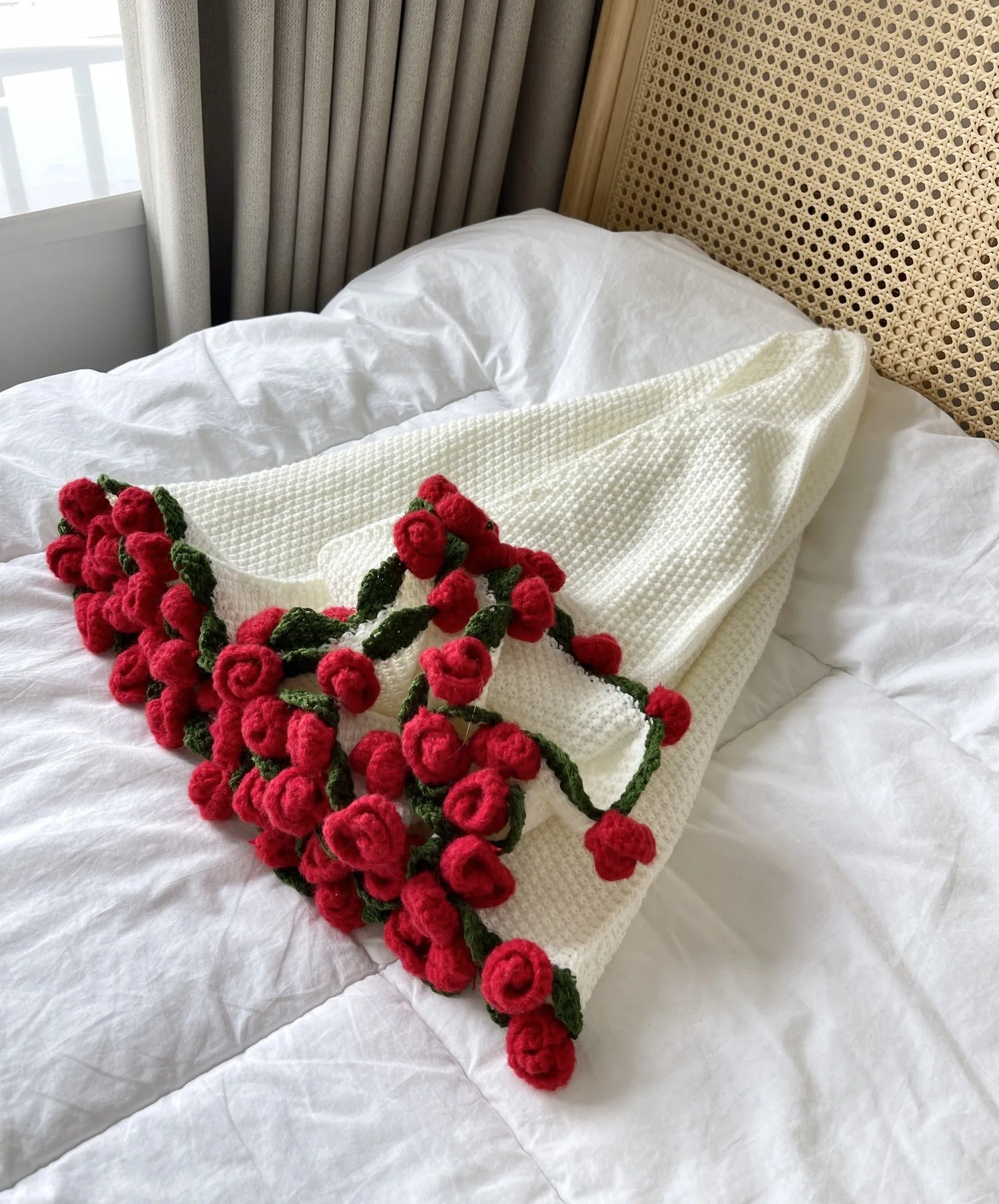 Red Rose Trim Circular Blanket - Floral Fawna
