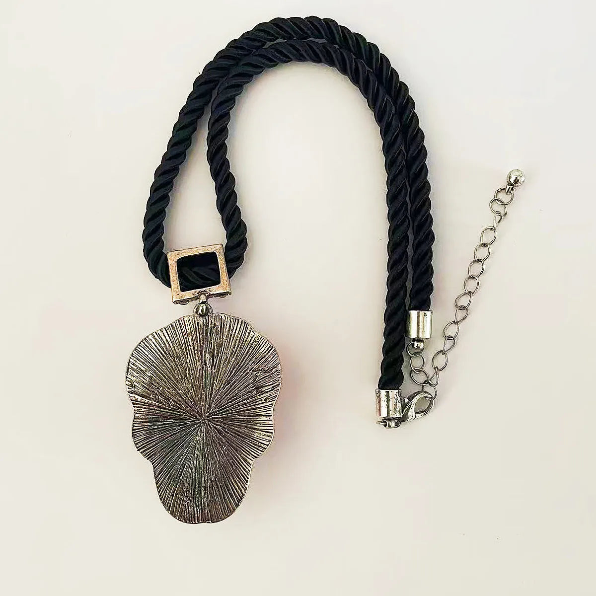 Skull Rope Necklace - Floral Fawna