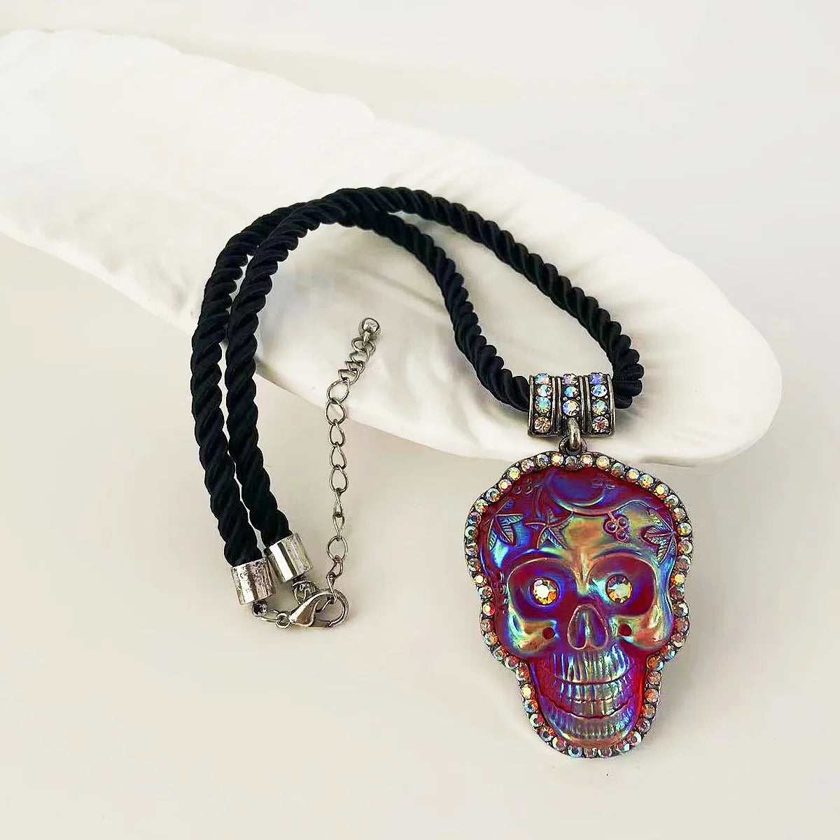 Skull Rope Necklace - Floral Fawna