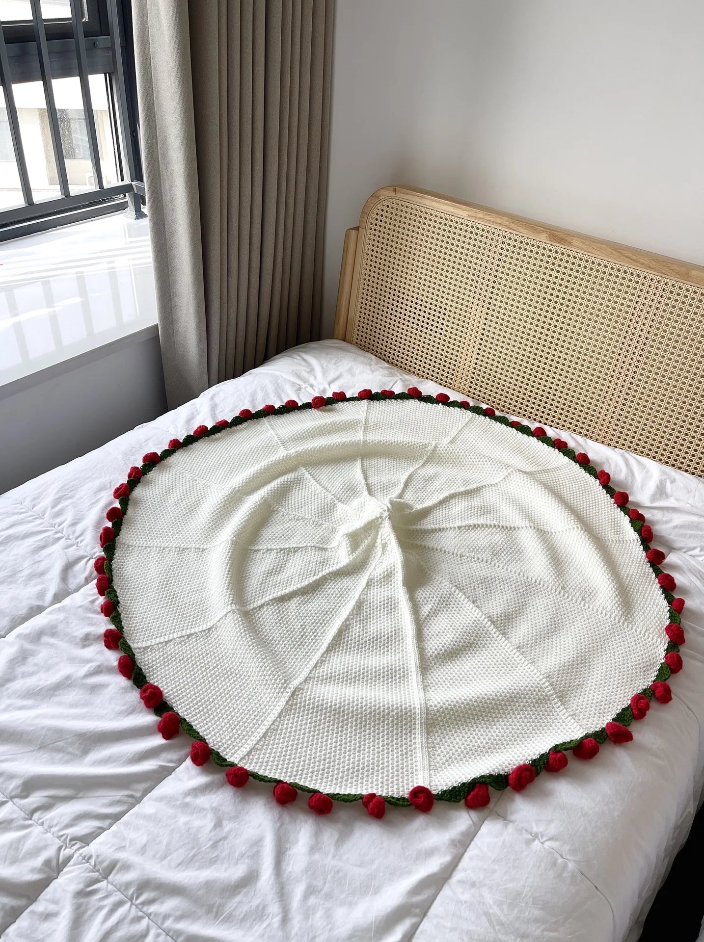 Red Rose Trim Circular Blanket - Floral Fawna