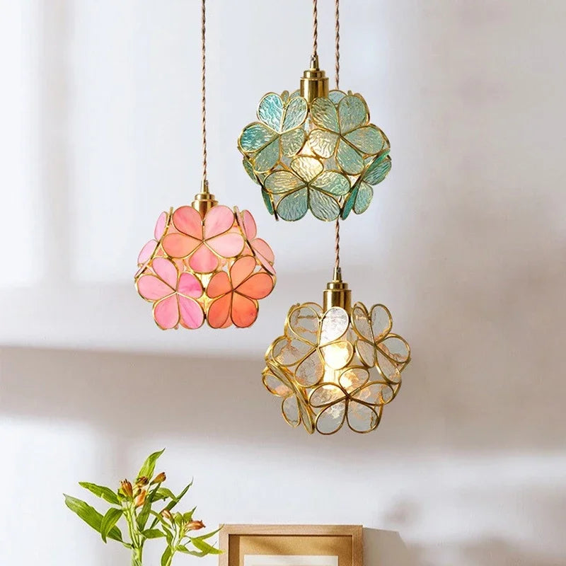 Daisy Pendant Light - Floral Fawna