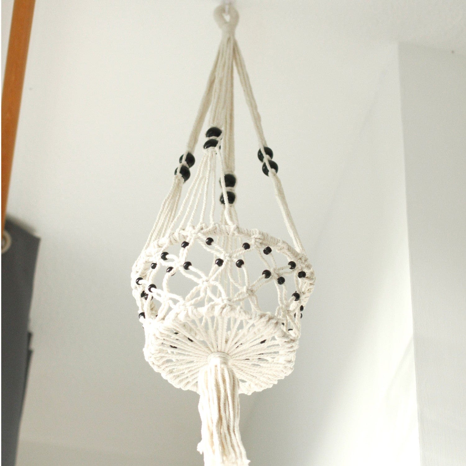 Macrame Plant Pot Holder - Floral Fawna