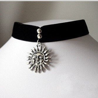 Black Velvet Retro Sun Choker - Floral Fawna