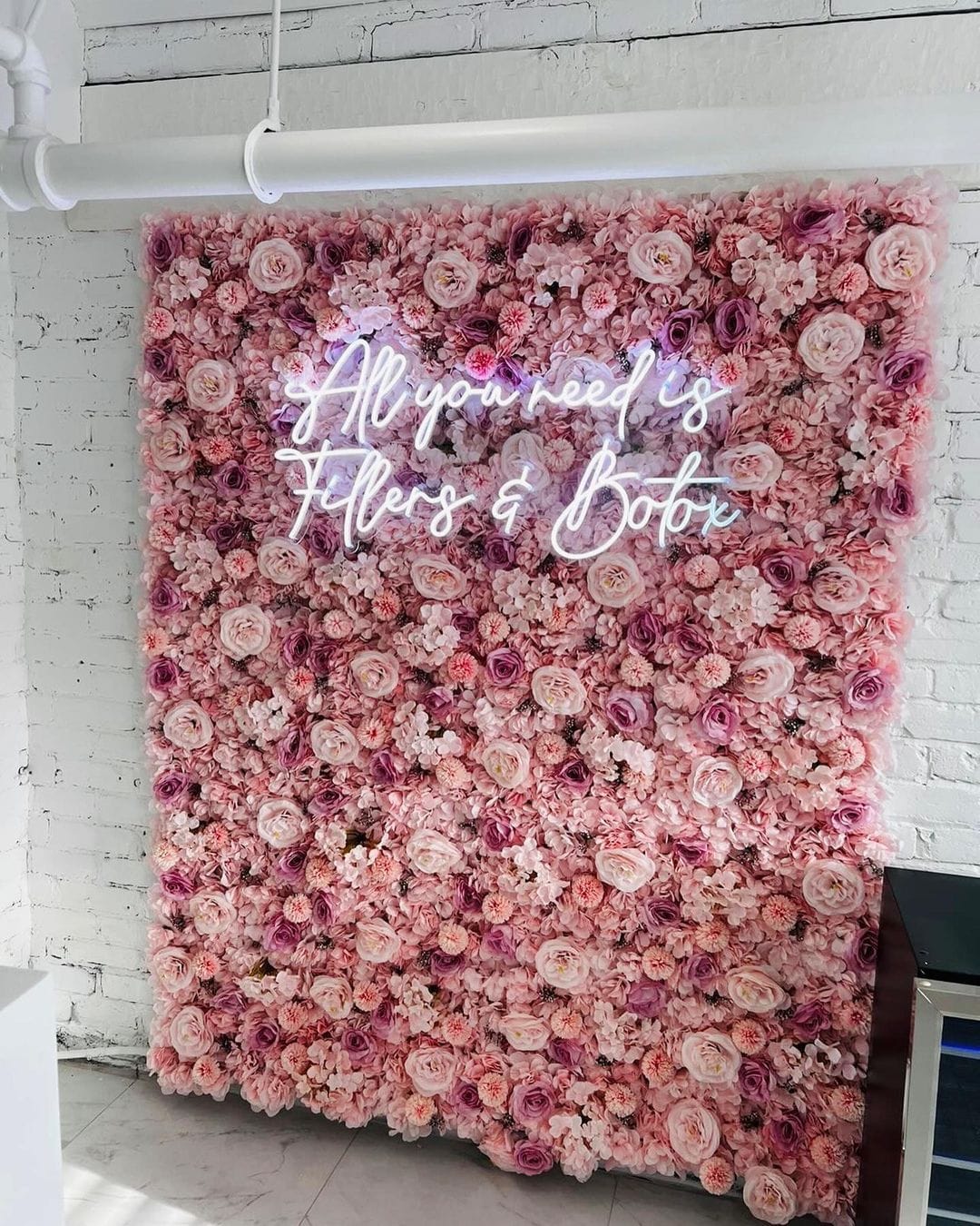 3D Silk Rose Back Drop - Floral Fawna