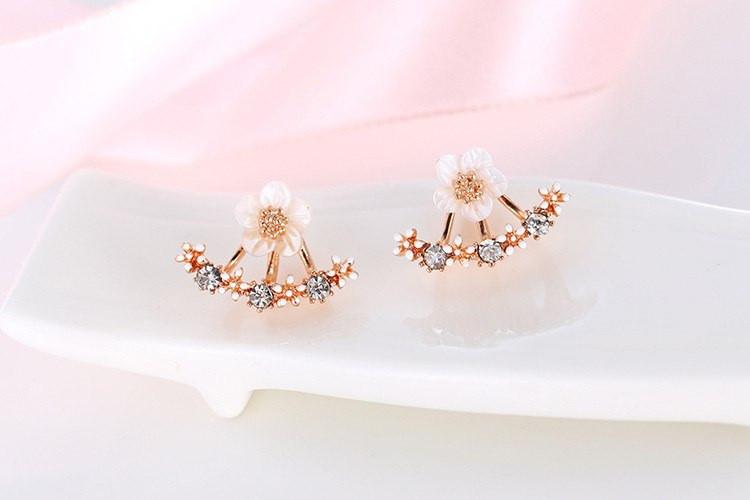 Flower Stud Earrings - Floral Fawna