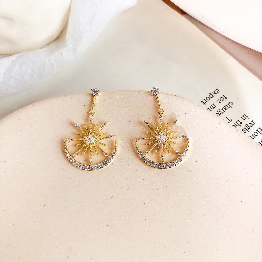 Geometric Sparkling Star Earrings - Floral Fawna