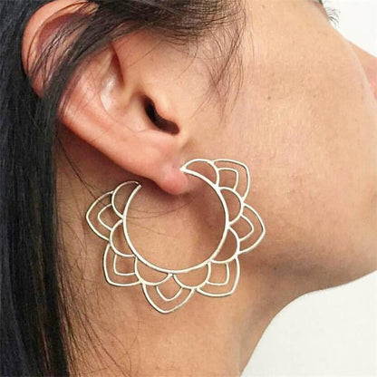 Hollow Lotus Hoop Earrings - Floral Fawna