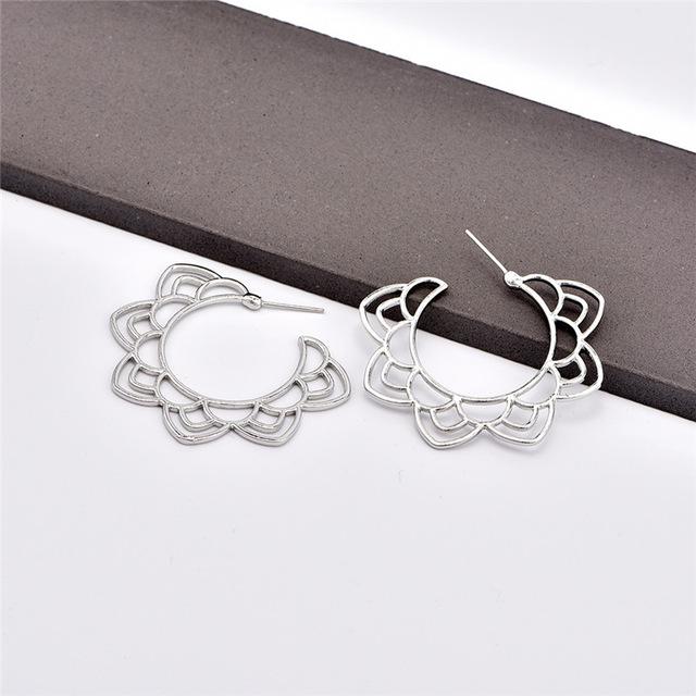 Hollow Lotus Hoop Earrings - Floral Fawna