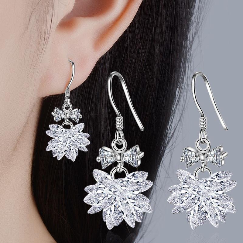 The Falling Snowflake Earrings - Floral Fawna