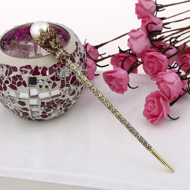 Pearl &amp; Rhinestone Crystals Hair Stick - Floral Fawna