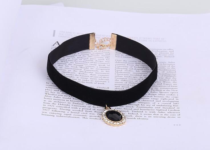 Black Gem Velvet Choker Necklace - Floral Fawna