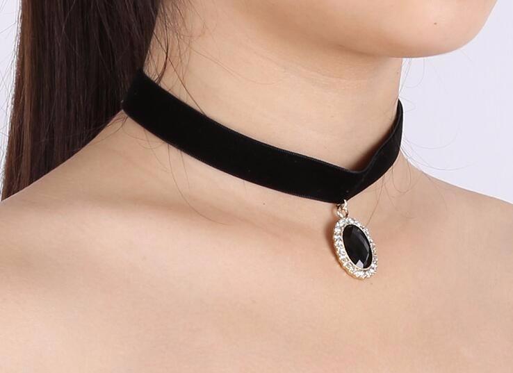 Black Gem Velvet Choker Necklace - Floral Fawna