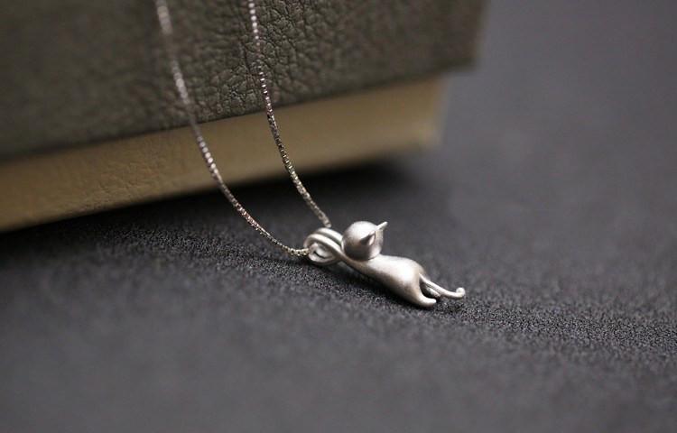 Hanging Cat Silver Necklace - Floral Fawna