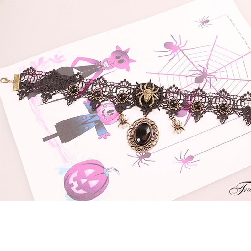 Retro Halloween Spider Lace Necklace - Floral Fawna