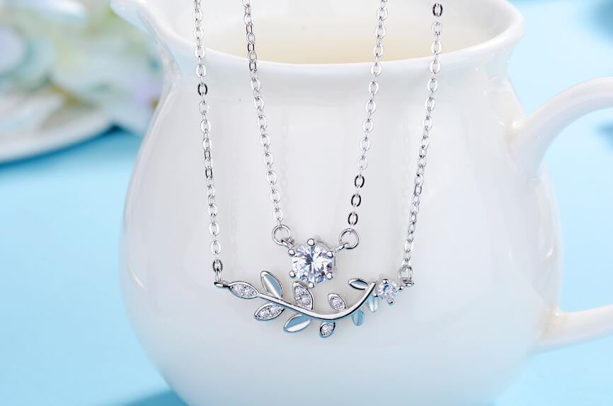 Sparkling Leaf Silver Necklace - Floral Fawna