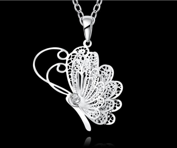 The Lovely Butterfly Necklace - Floral Fawna