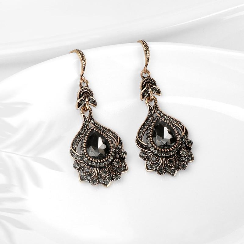 Vintage Style Black Crystal Earrings - Floral Fawna