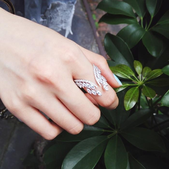 Butterfly Wings Crystal Ring - Floral Fawna