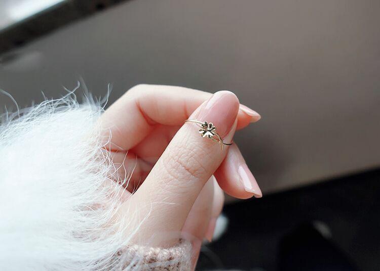 Dainty Flower Princess Ring - Floral Fawna