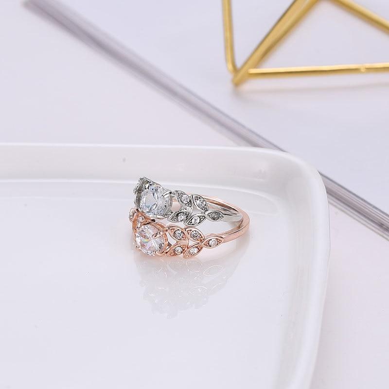 Elegant Crystal Flower Ring - Floral Fawna