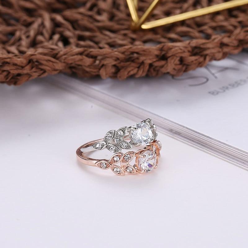 Elegant Crystal Flower Ring - Floral Fawna