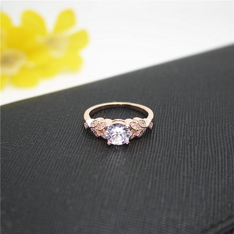 Elegant Crystal Flower Ring - Floral Fawna