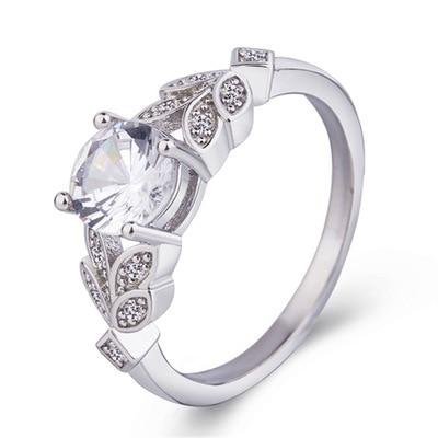 Elegant Crystal Flower Ring - Floral Fawna