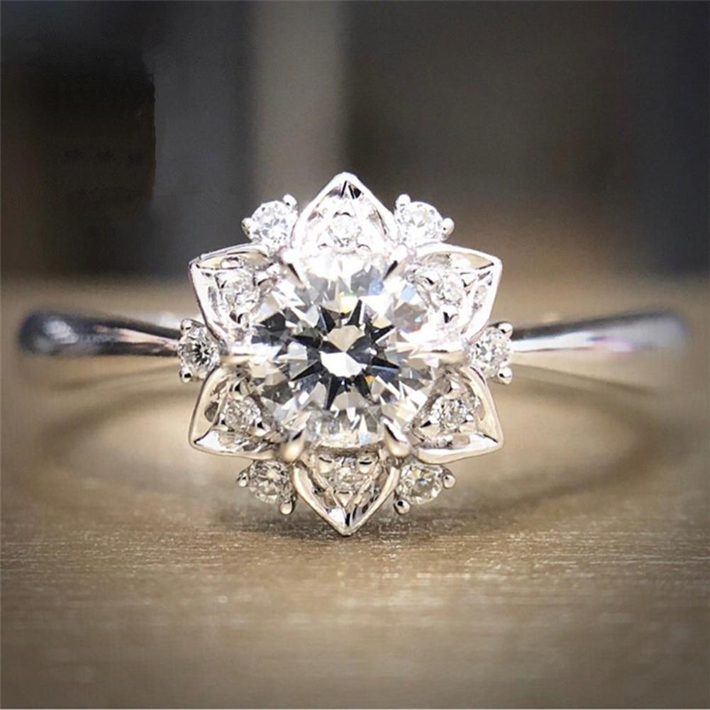 Elegant Rhinestone Flower Ring - Floral Fawna