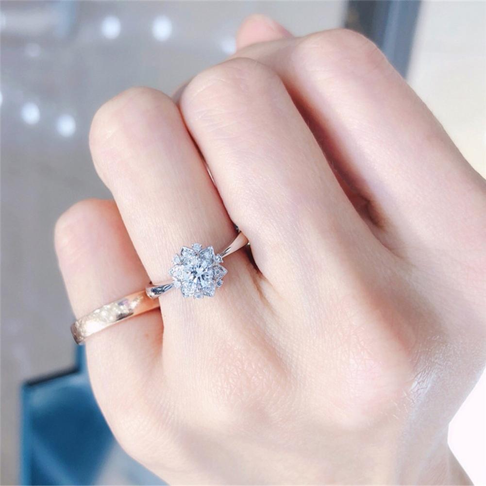 Elegant Rhinestone Flower Ring - Floral Fawna