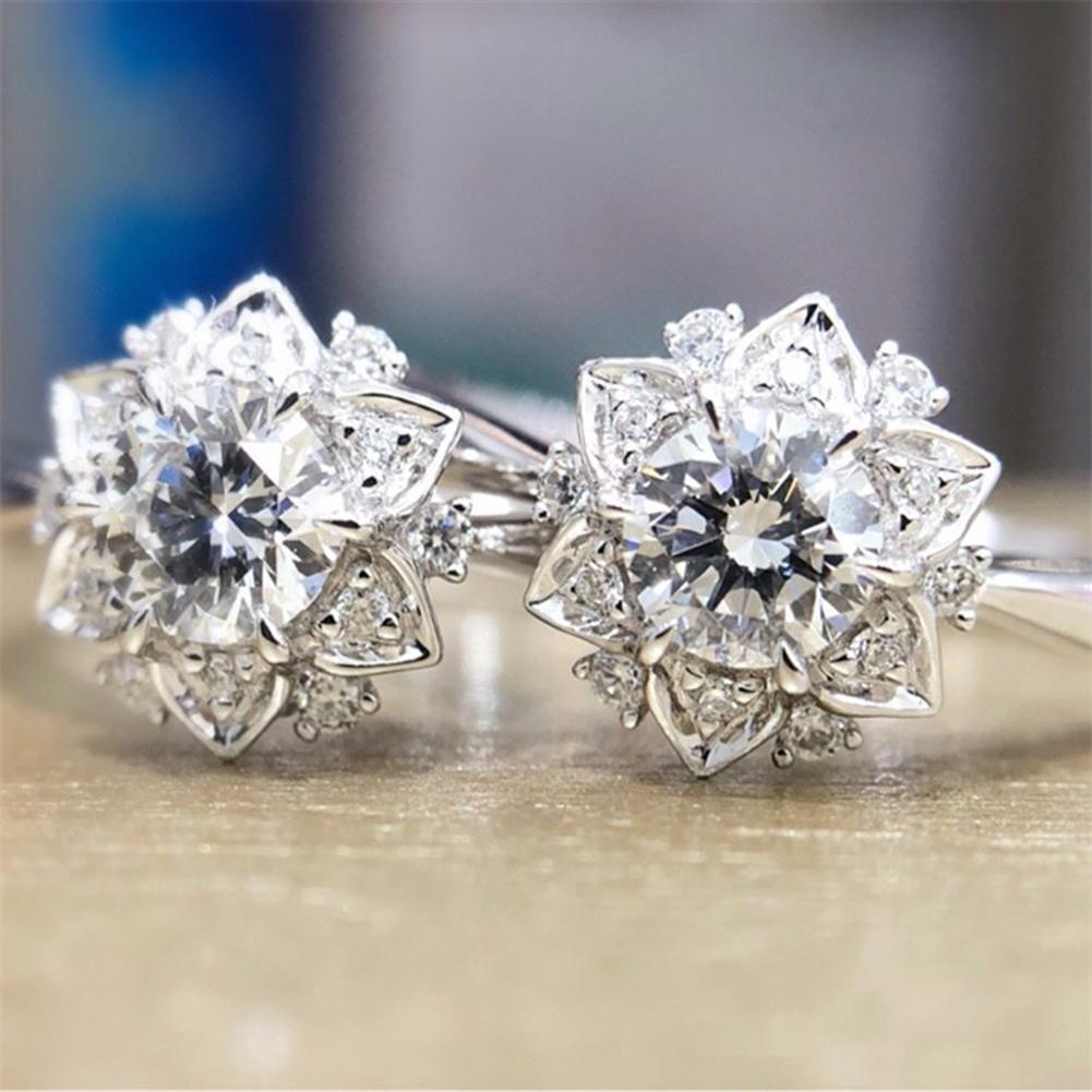 Elegant Rhinestone Flower Ring - Floral Fawna