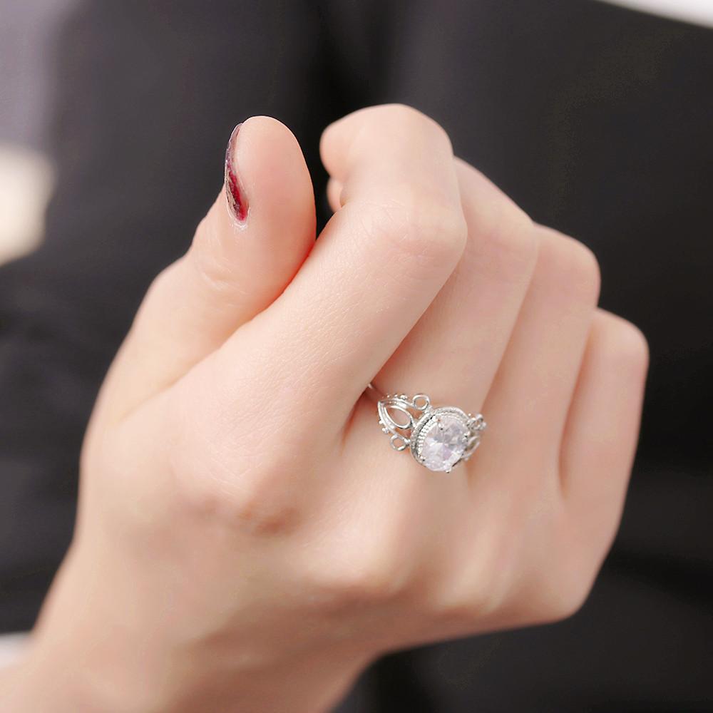 Exquisite Princess Crystal Ring - Floral Fawna