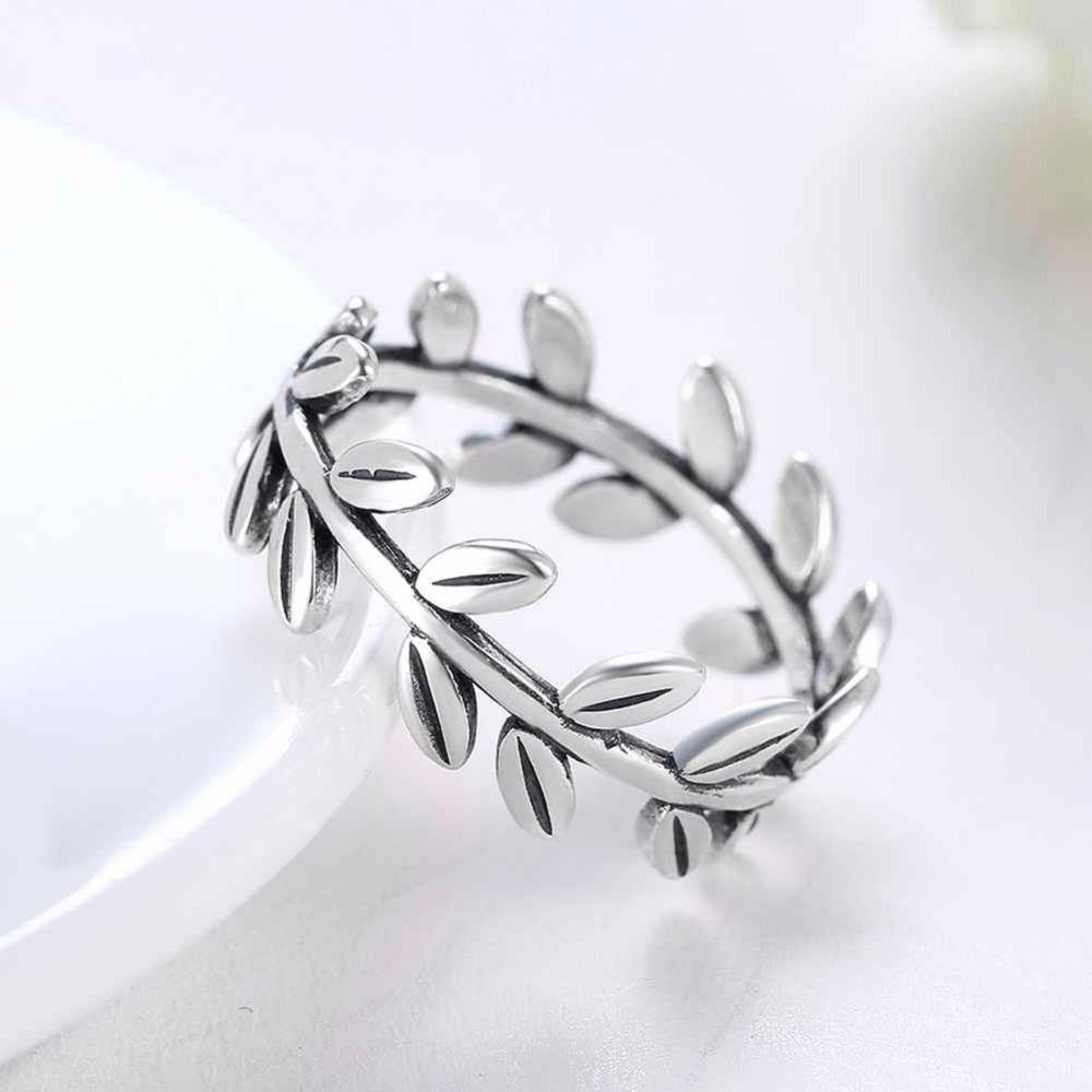 Laurel Wreath Sterling Silver Ring - Floral Fawna