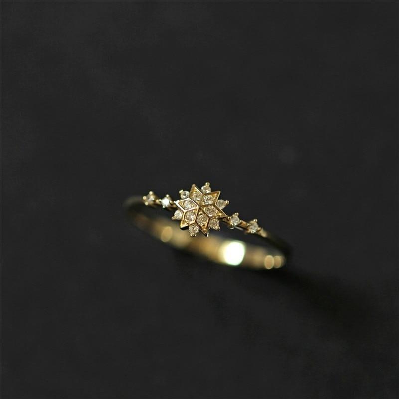 The Little Snowflake Ring - Floral Fawna