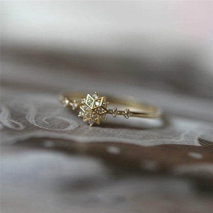 The Little Snowflake Ring - Floral Fawna