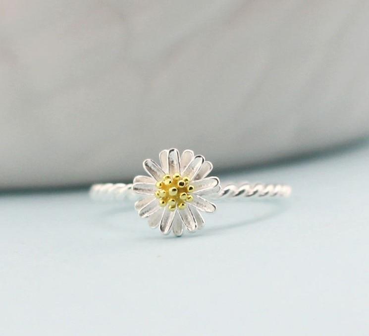 Lovely Daisy Flower Ring - Floral Fawna