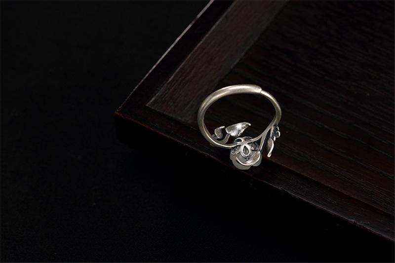 Majestic Rose Silver Ring - Floral Fawna