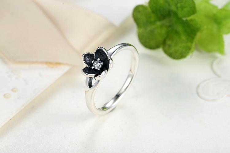 Mystic Flower Silver Ring - Floral Fawna