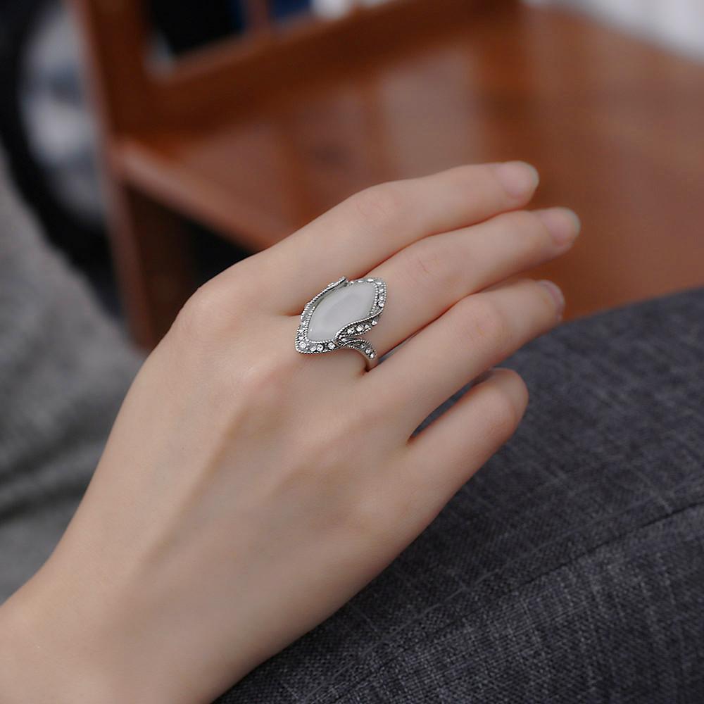 Retro Style White Moonstone Ring - Floral Fawna