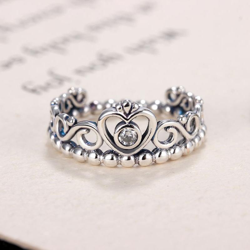 The Princess Tiara Ring - Floral Fawna